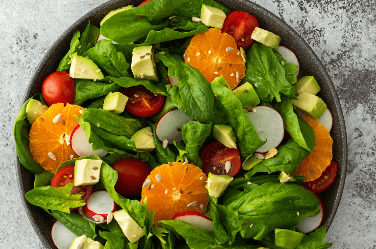 Ensalada de naranja y espinaca con garbanzos