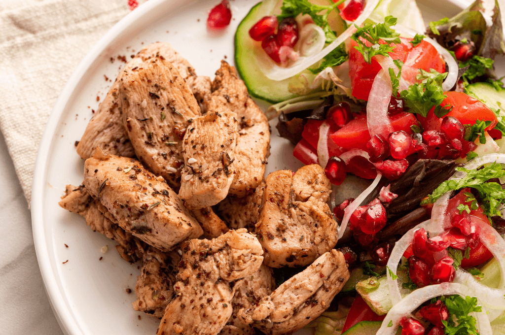 Pollo con ensalada nutritiva