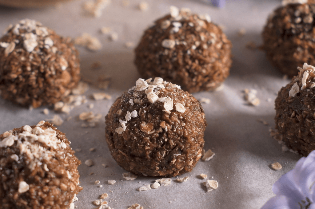Bolitas Energéticas de Avena y Dátiles