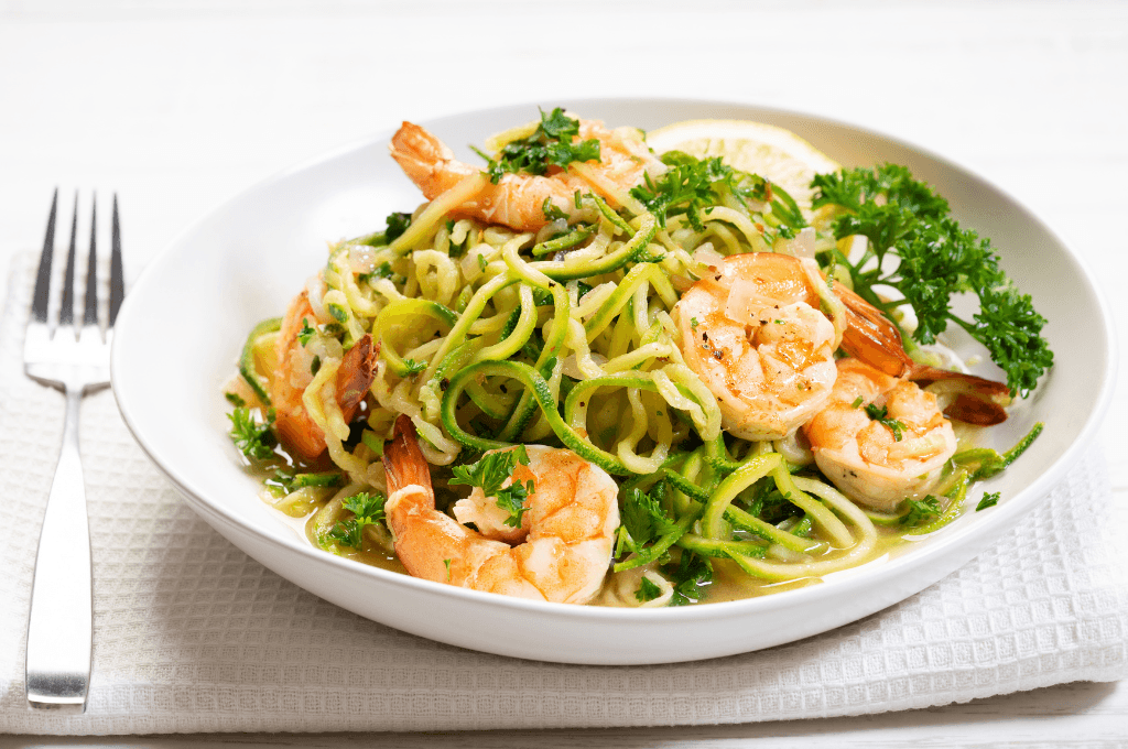 Pasta de Calabacín con Camarones al Ajillo