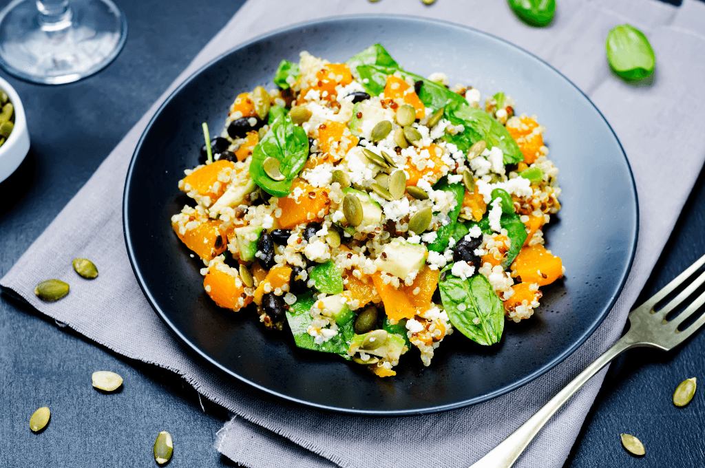 Ensalada de quinoa con calabaza y espinaca
