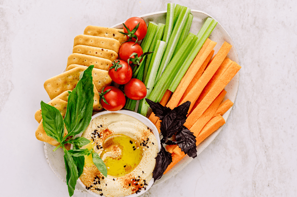 Hummus Casero con Palitos de Verdura