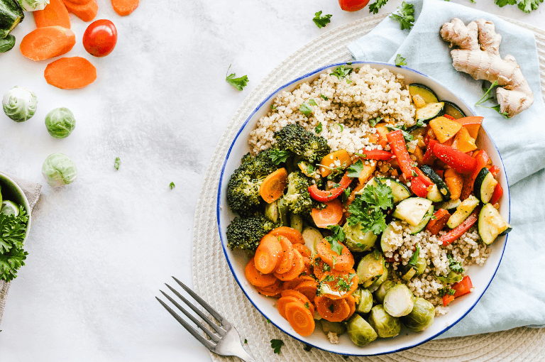 Bowl de vegetales con pollo