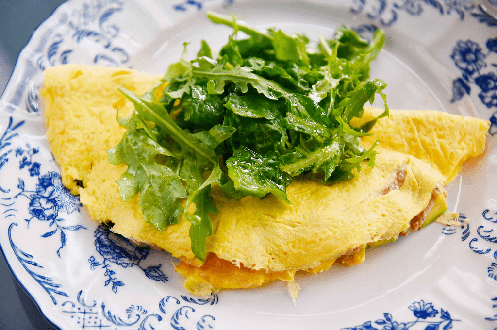 Tortilla de Huevo con Tocineta de Pavo