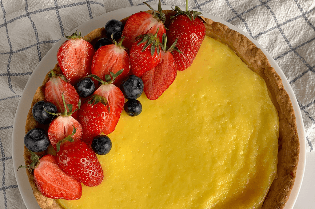 Pie Saludable de Limón con Frutos Rojos